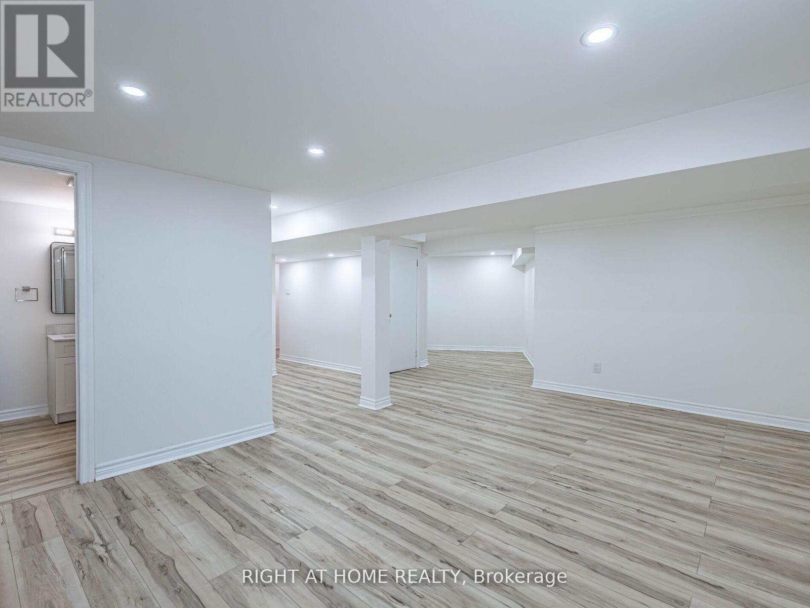 2 GILES COURT - 26