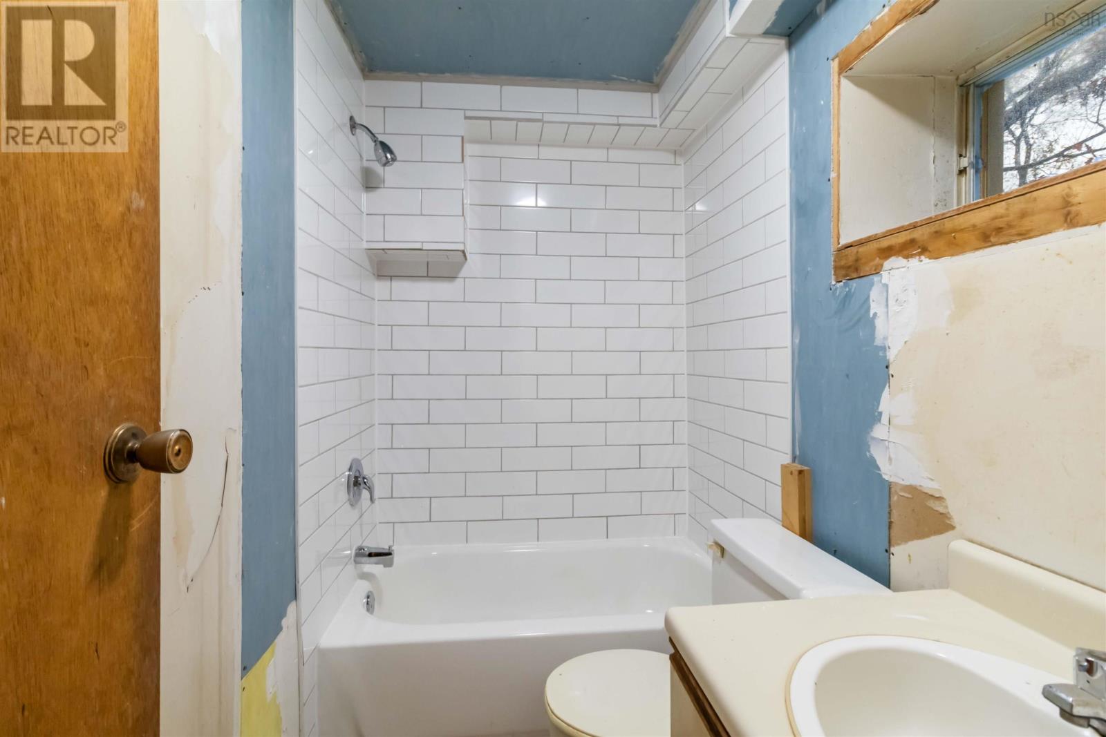 Property 37 of 49 of 358-360 St Margarets Bay Road