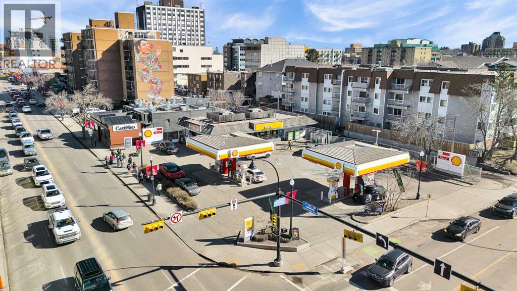 Single Family House for Sale in    Avenue SW Cliff Bungalow Calgary 