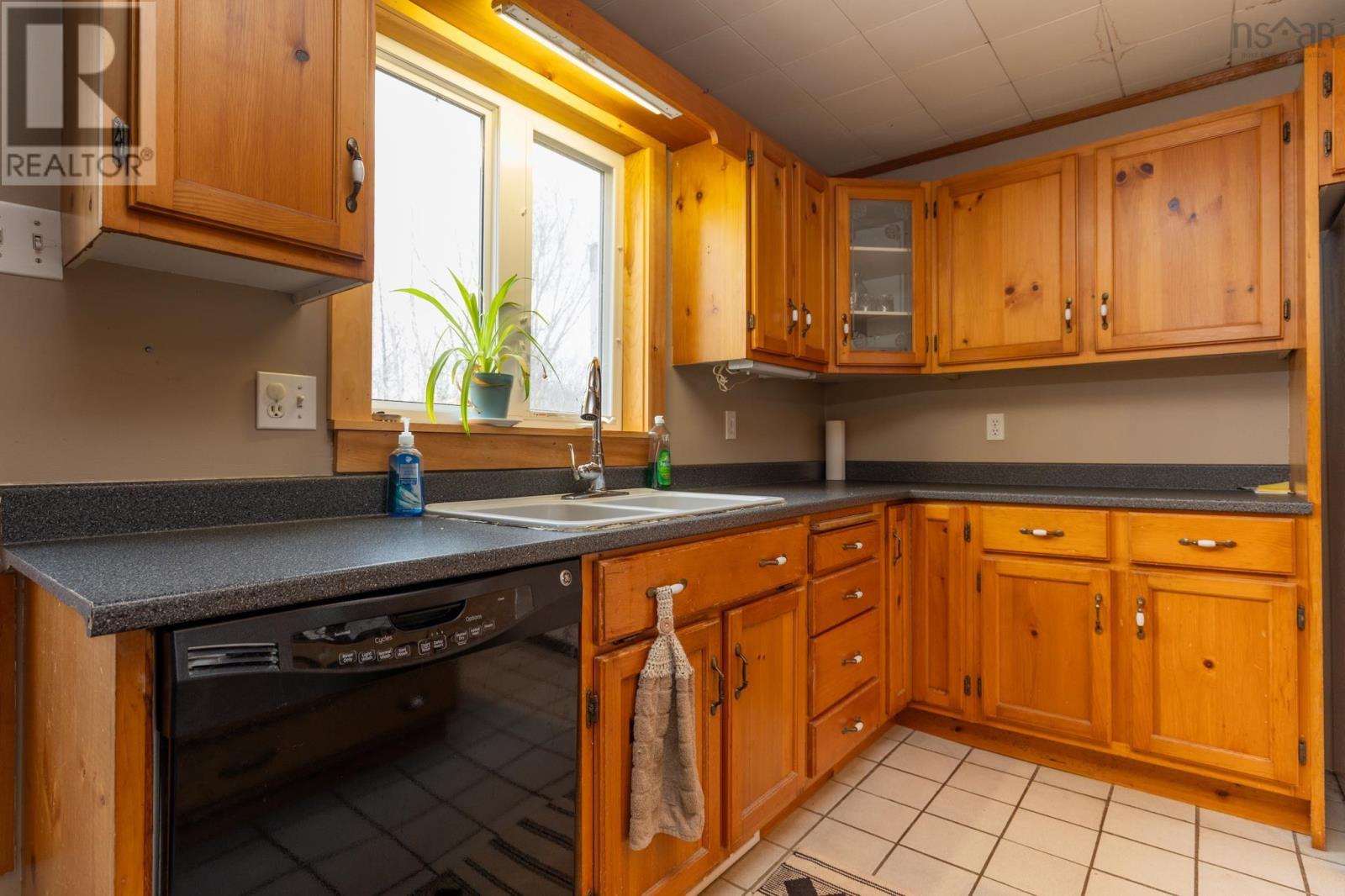 Property 29 of 33 of 9333 Highway 3