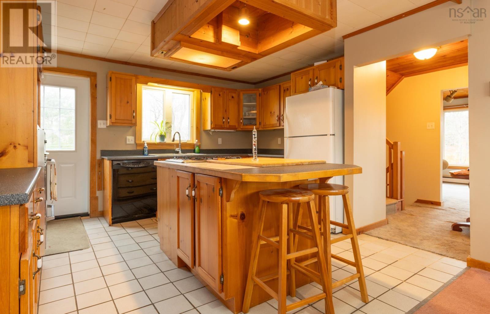 Property 2 of 33 of 9333 Highway 3