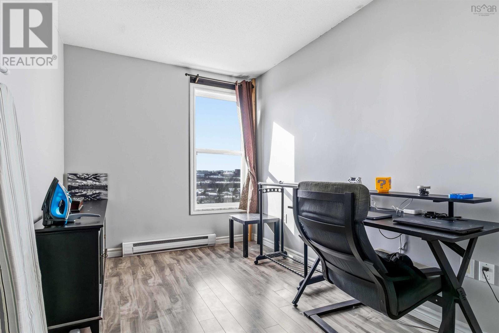 Property 9 of 32 of 223 75 Collins Grove