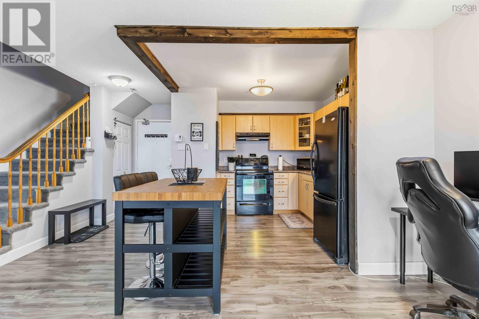 Property 20 of 32 of 223 75 Collins Grove