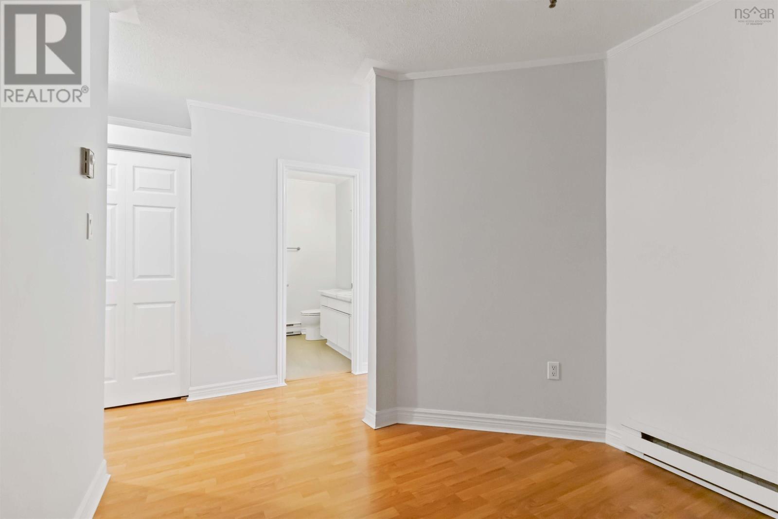 Property 20 of 38 of 403 15 Langbrae Drive