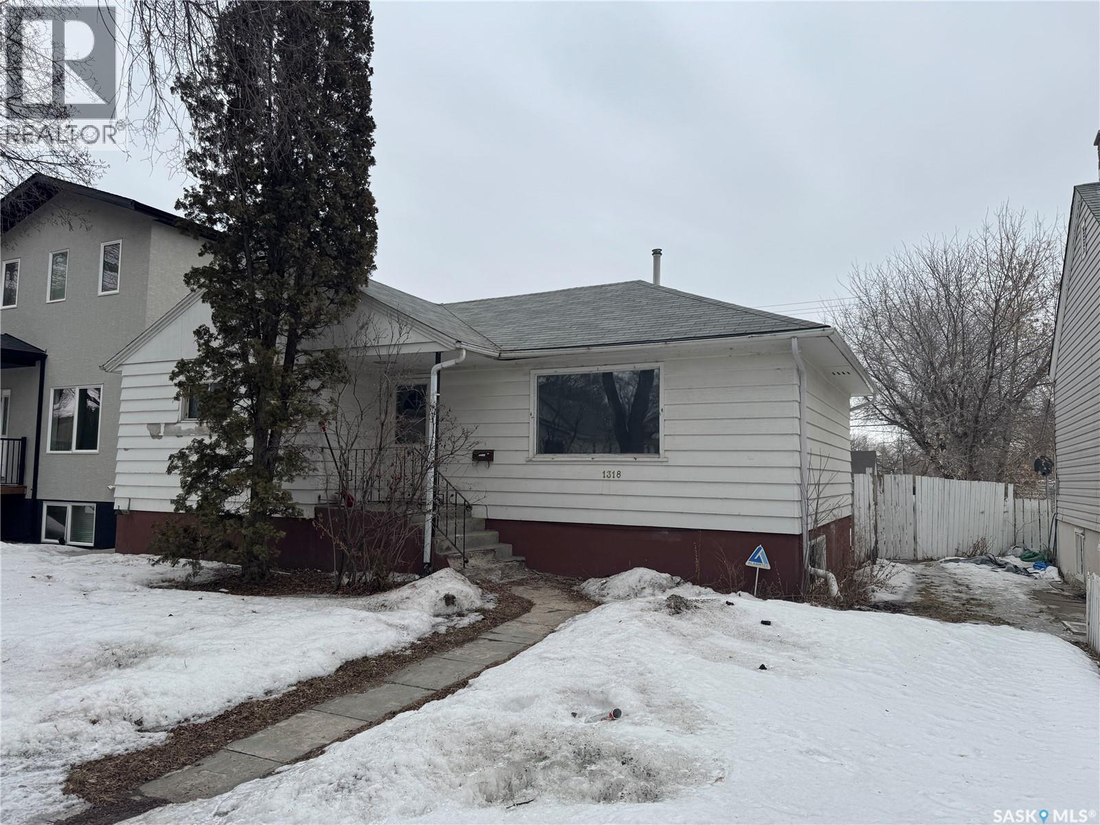 Single Family House Raised bungalow for Sale in  B AVENUE N Saskatoon 