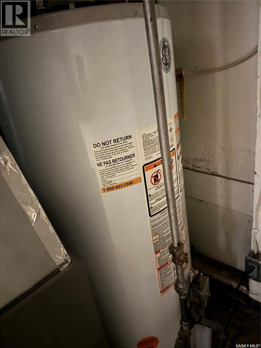 Single Family House Raised bungalow for Sale in  B AVENUE N Saskatoon 