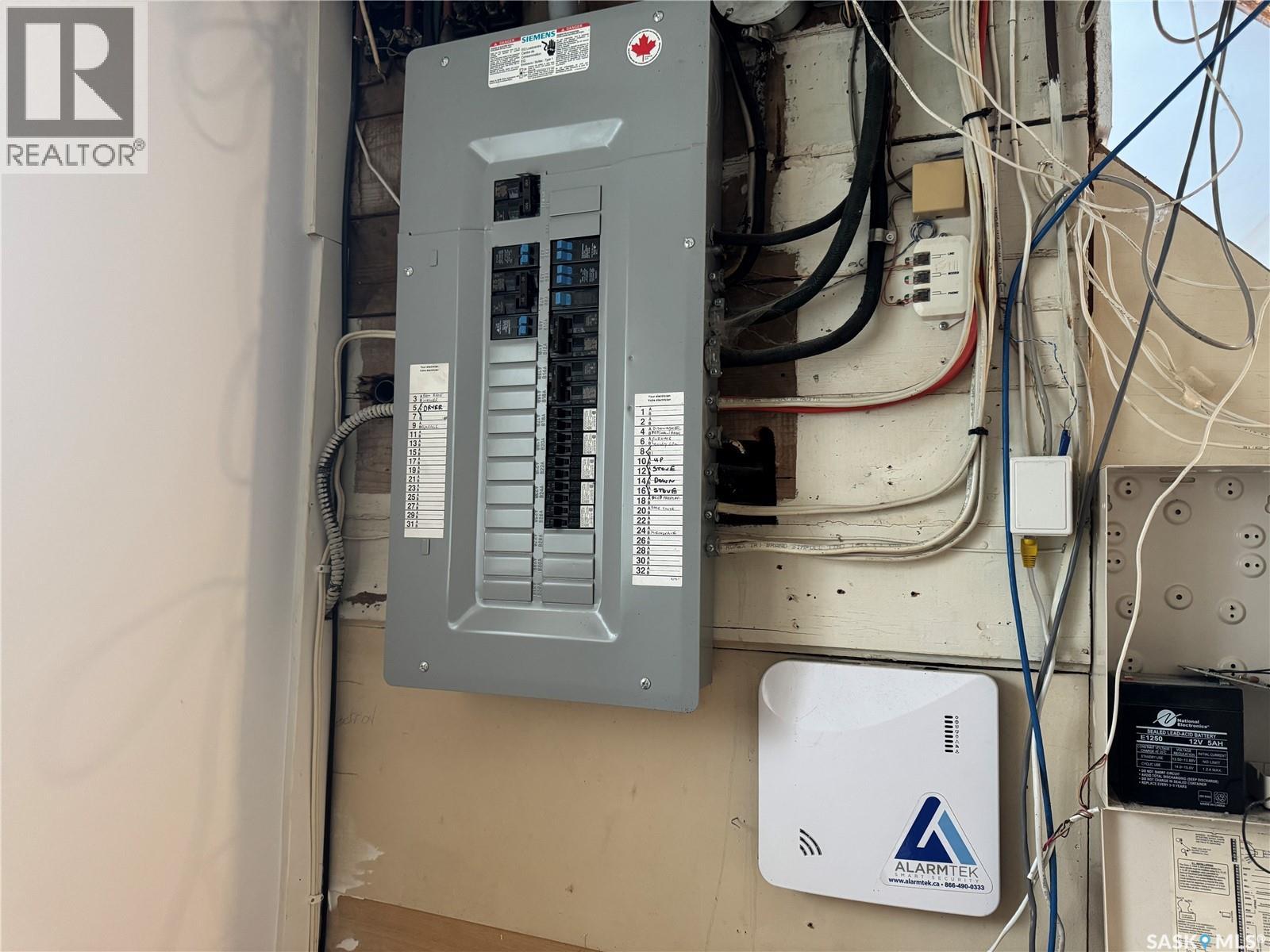 Single Family House Raised bungalow for Sale in  B AVENUE N Saskatoon 