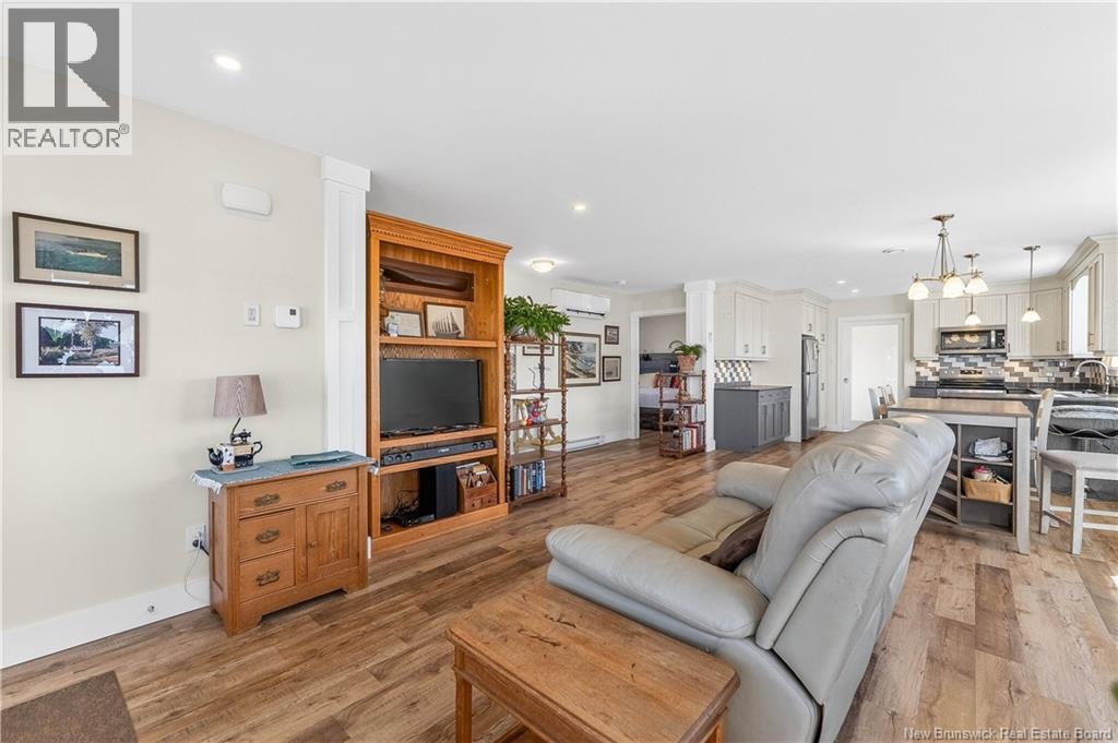 10 River Street - 10