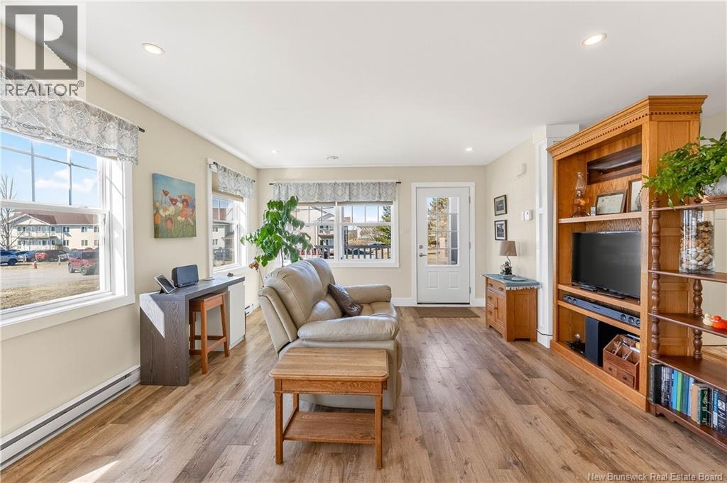 10 River Street - 12