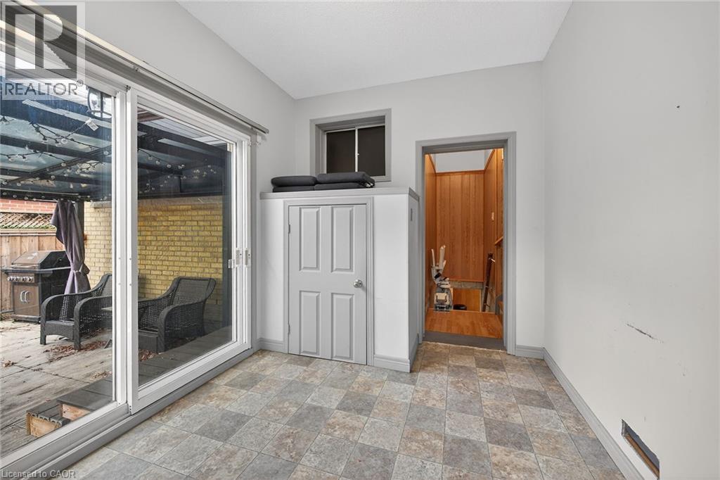 19 BURFIELD Avenue — photo 29