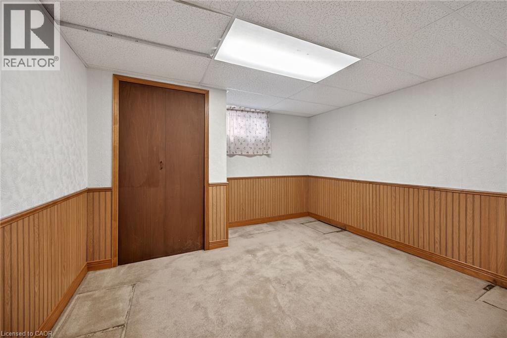 19 BURFIELD Avenue — photo 38