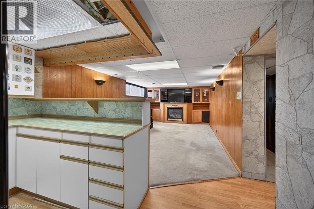 19 BURFIELD Avenue — photo 36