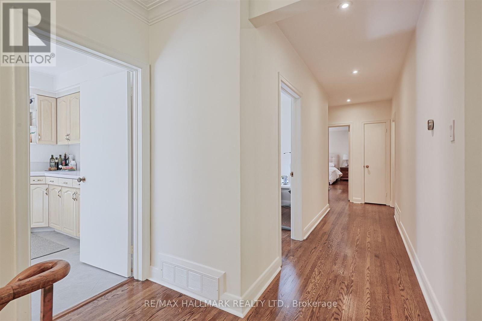 1616 ISLINGTON AVENUE,Toronto (Princess-Rosethorn),,