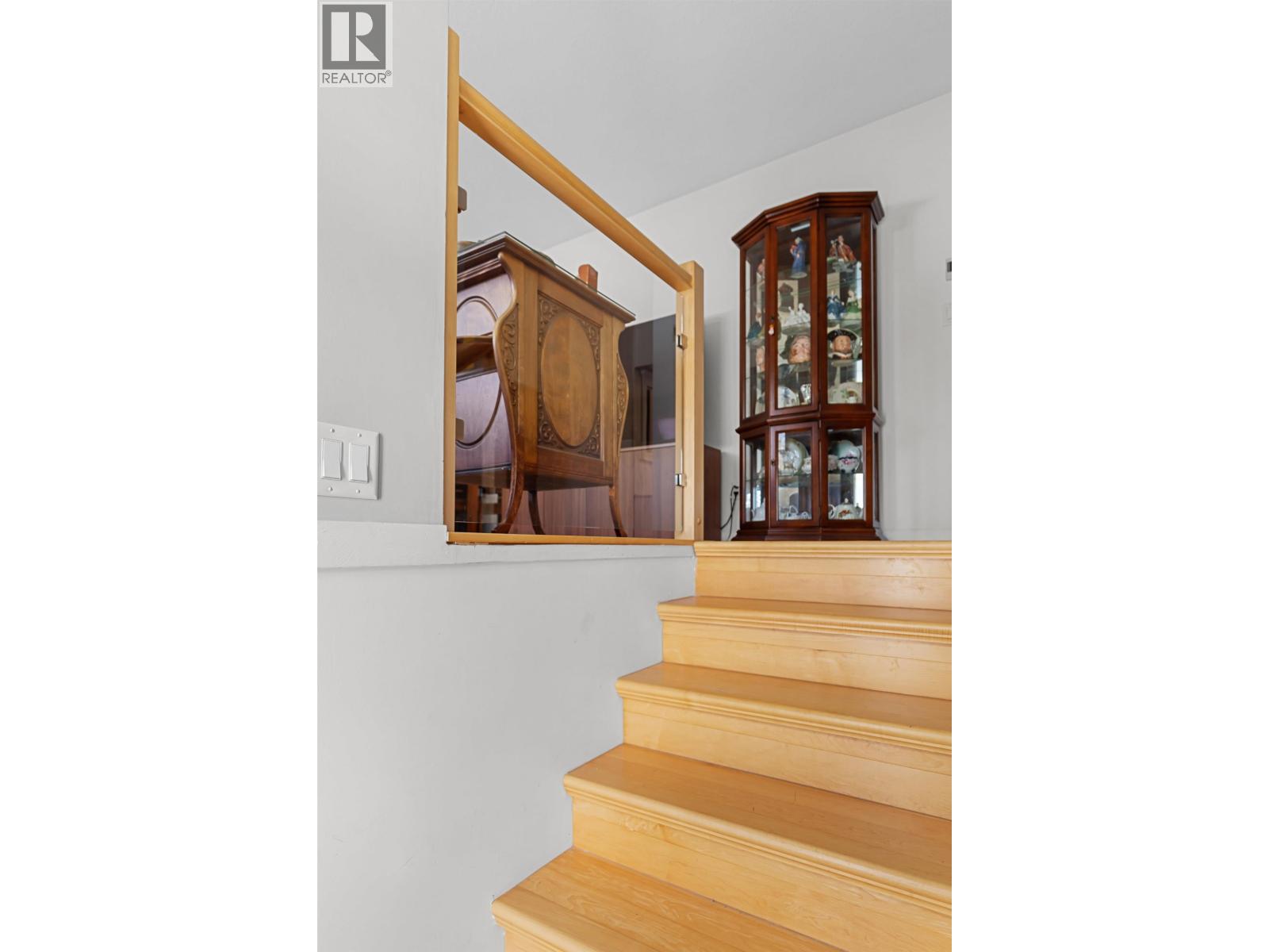 7837 PIEDMONT CRESCENT - Image 3