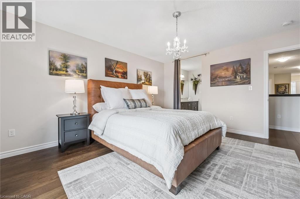 29 ENGLISH Crescent - 21