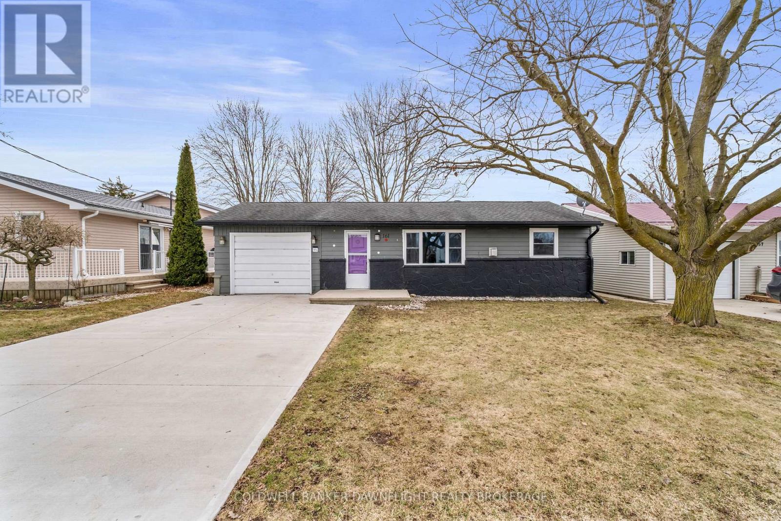 161 HURON STREET E - 1