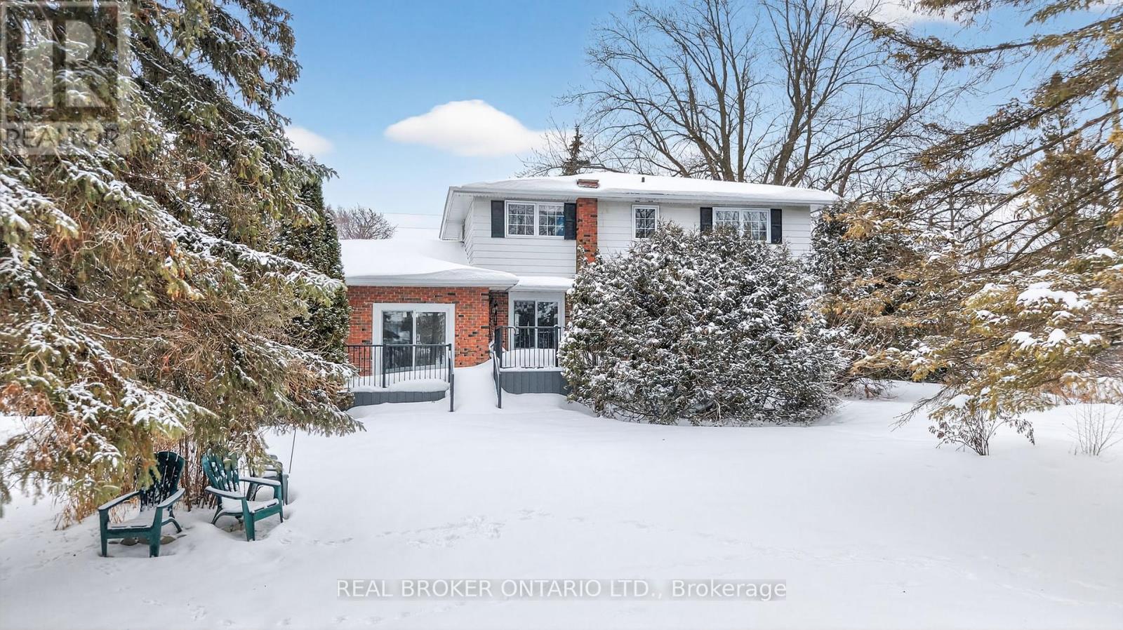 6 FARR AVENUE - 25