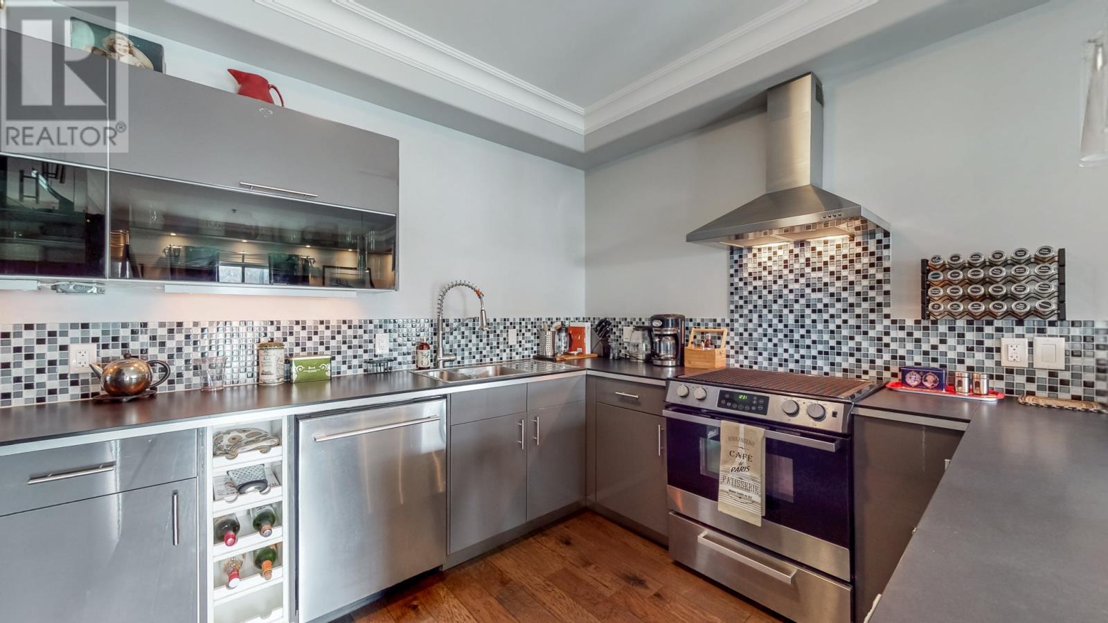 #101 16 WATER STREET - 14