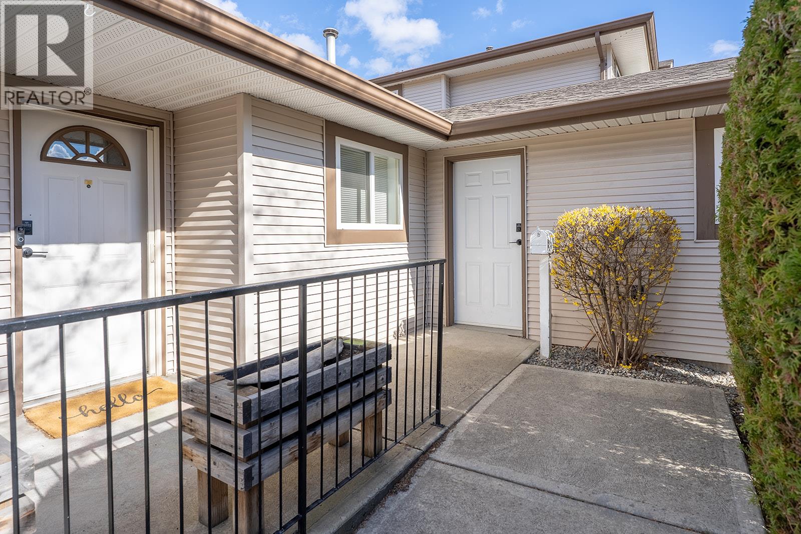 #131 133 WYNDHAM CRESCENT - 4