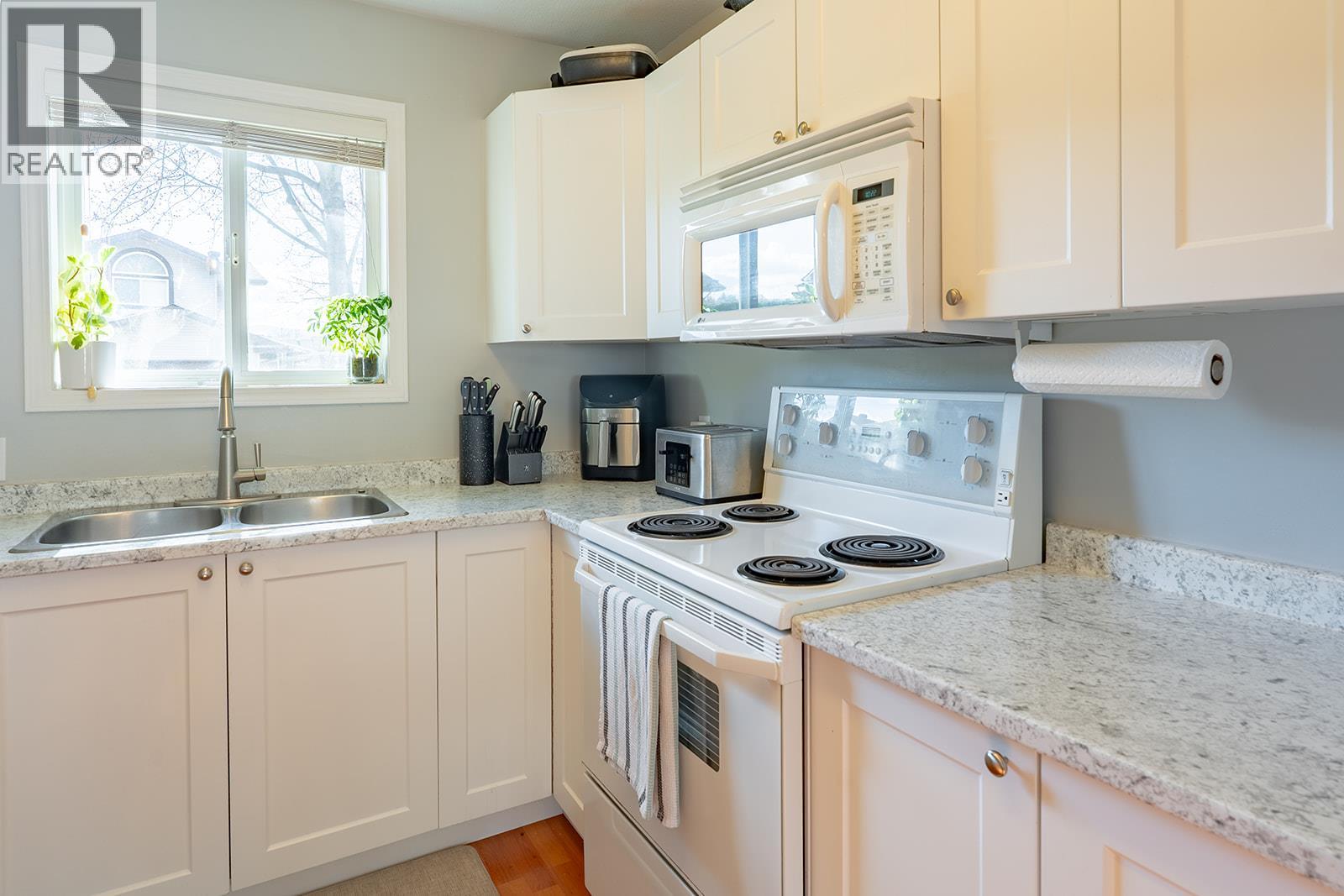 #131 133 WYNDHAM CRESCENT - 15