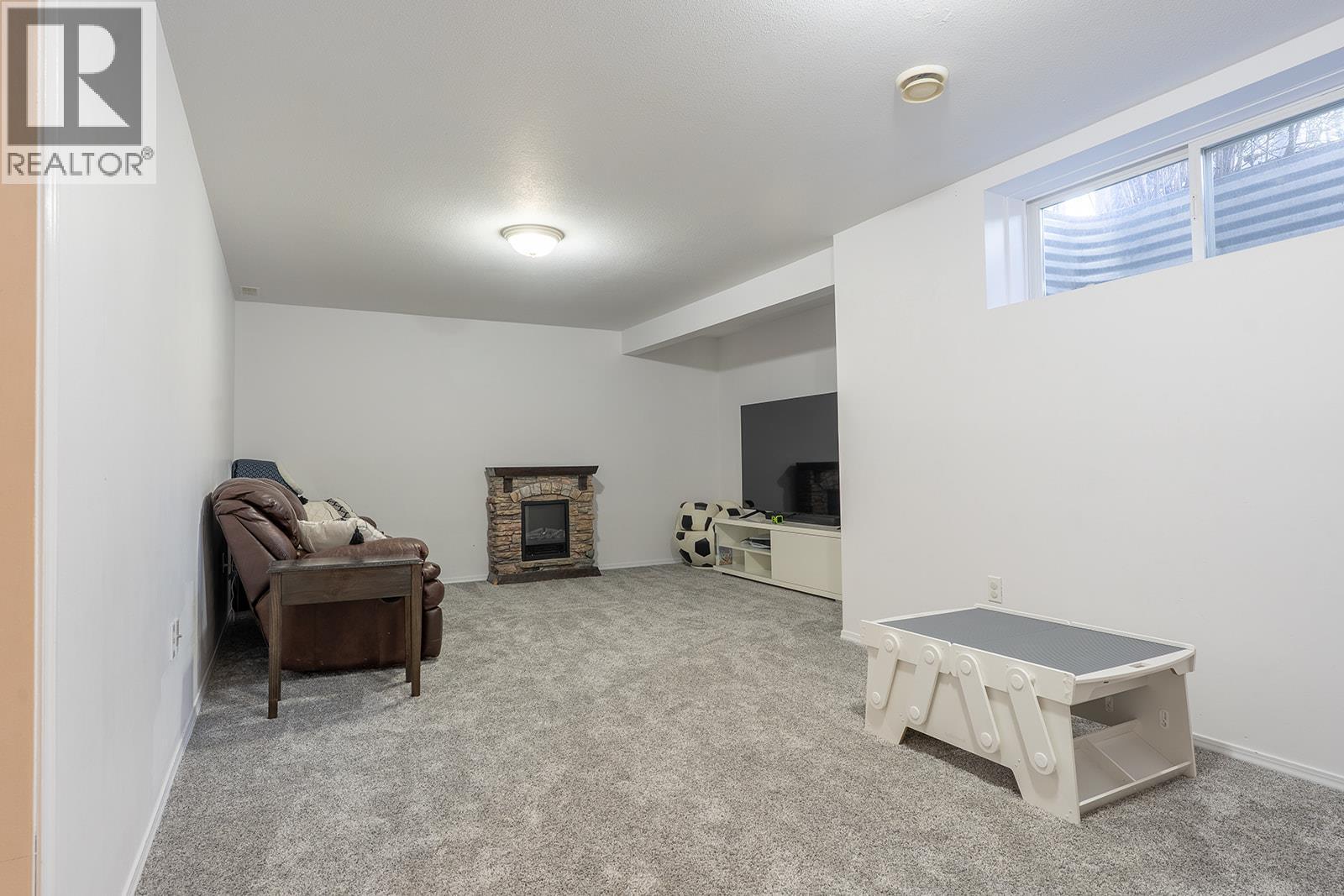 #131 133 WYNDHAM CRESCENT - 39