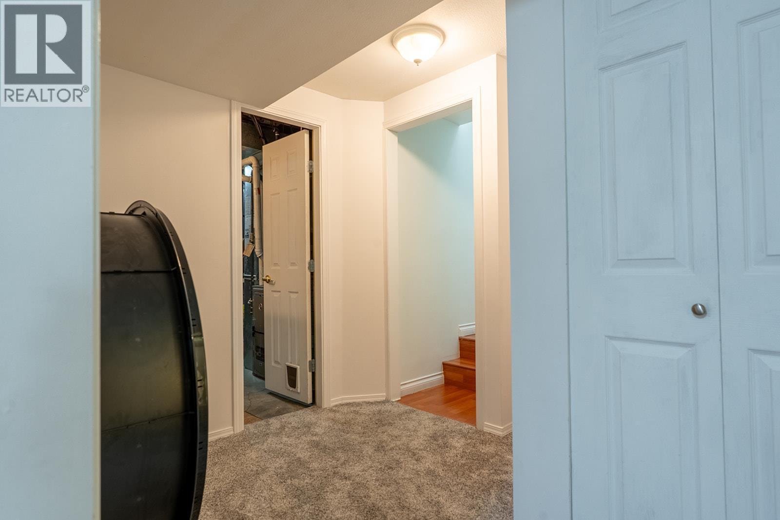 #131 133 Wyndham Crescent - 37