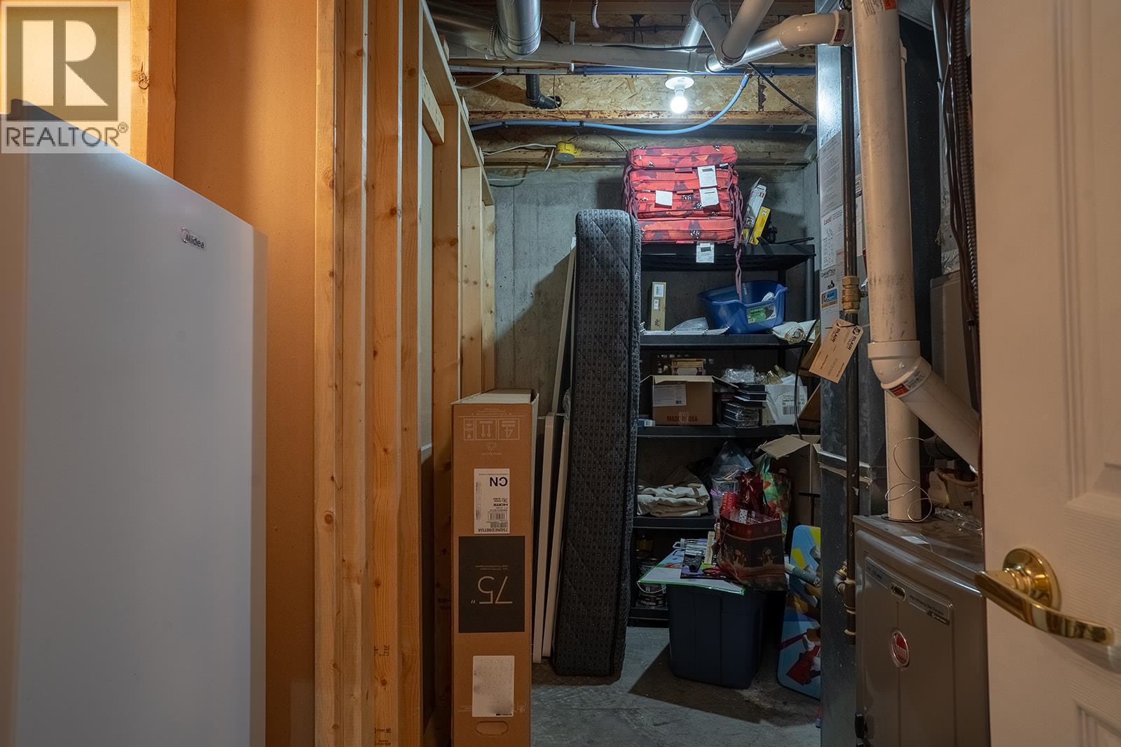 #131 133 WYNDHAM CRESCENT - 46