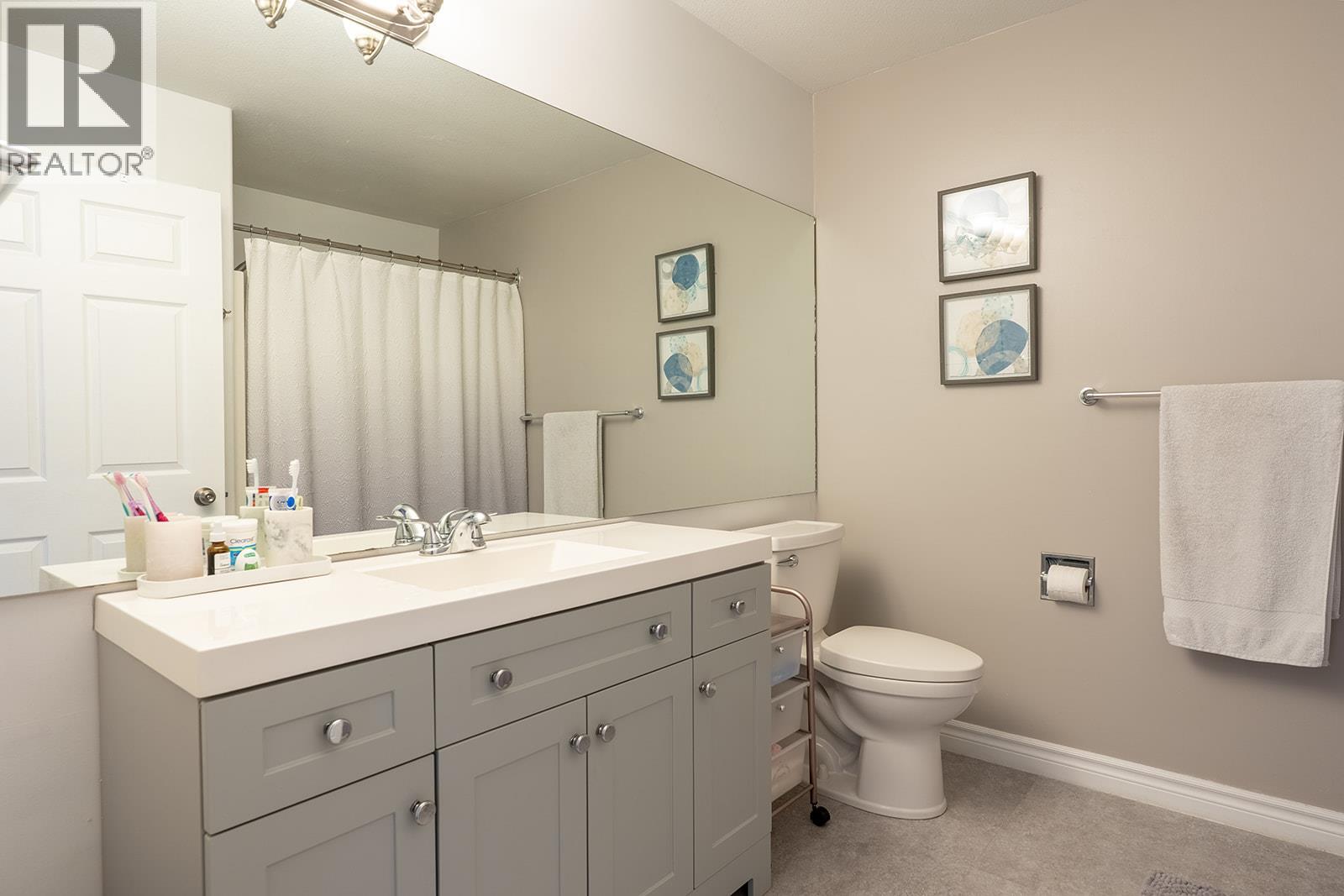 #131 133 WYNDHAM CRESCENT - 34