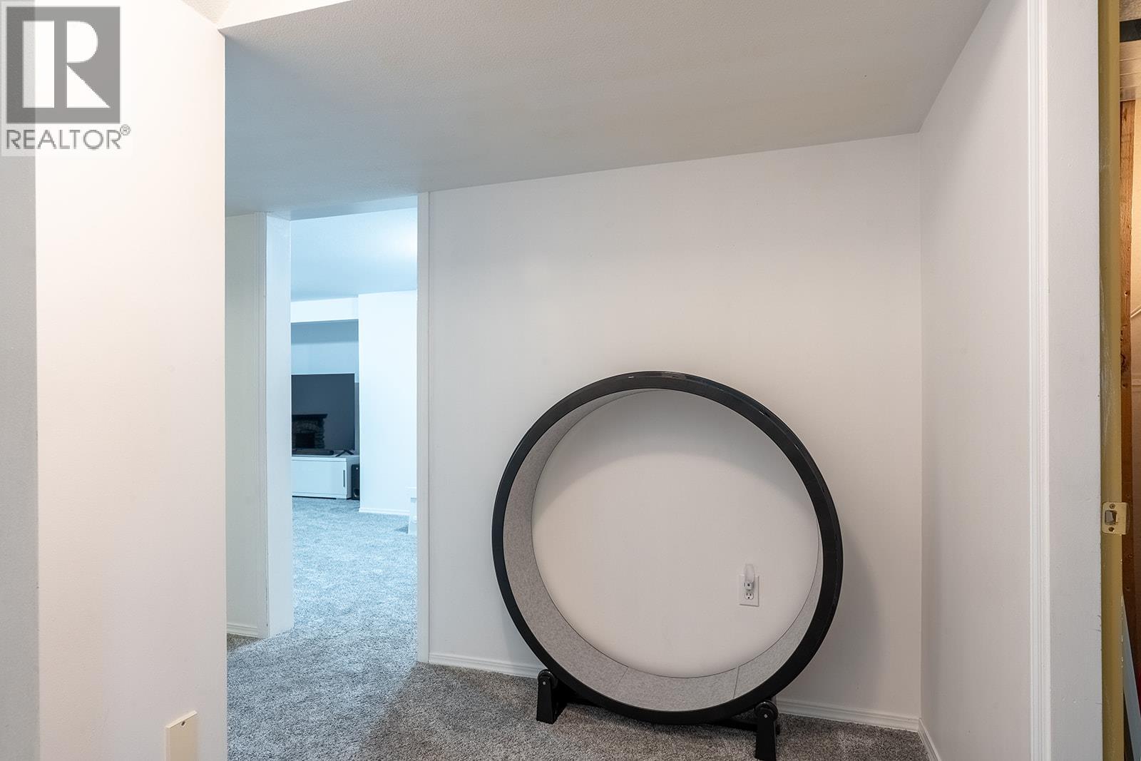 #131 133 WYNDHAM CRESCENT - 36