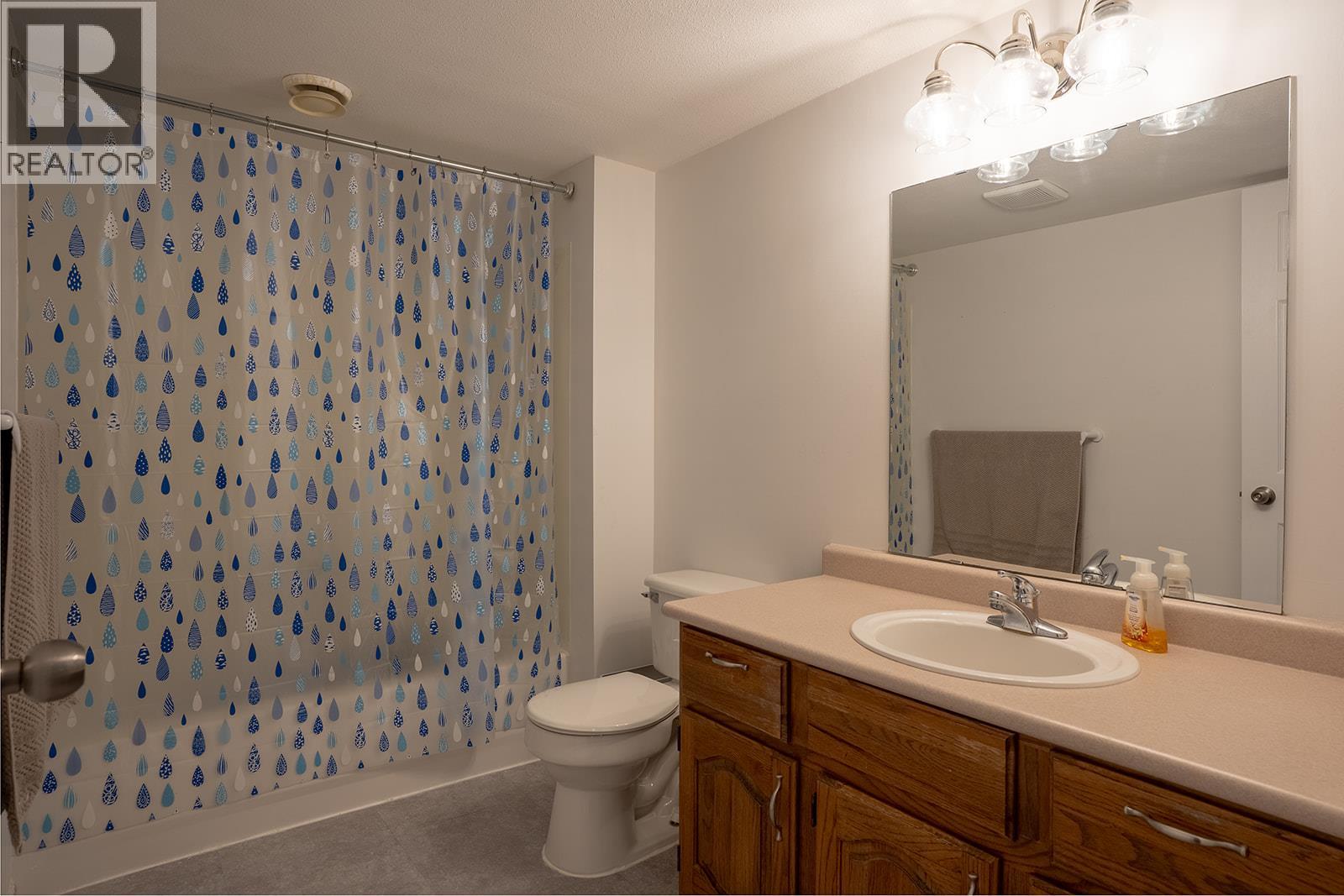 #131 133 WYNDHAM CRESCENT - 44