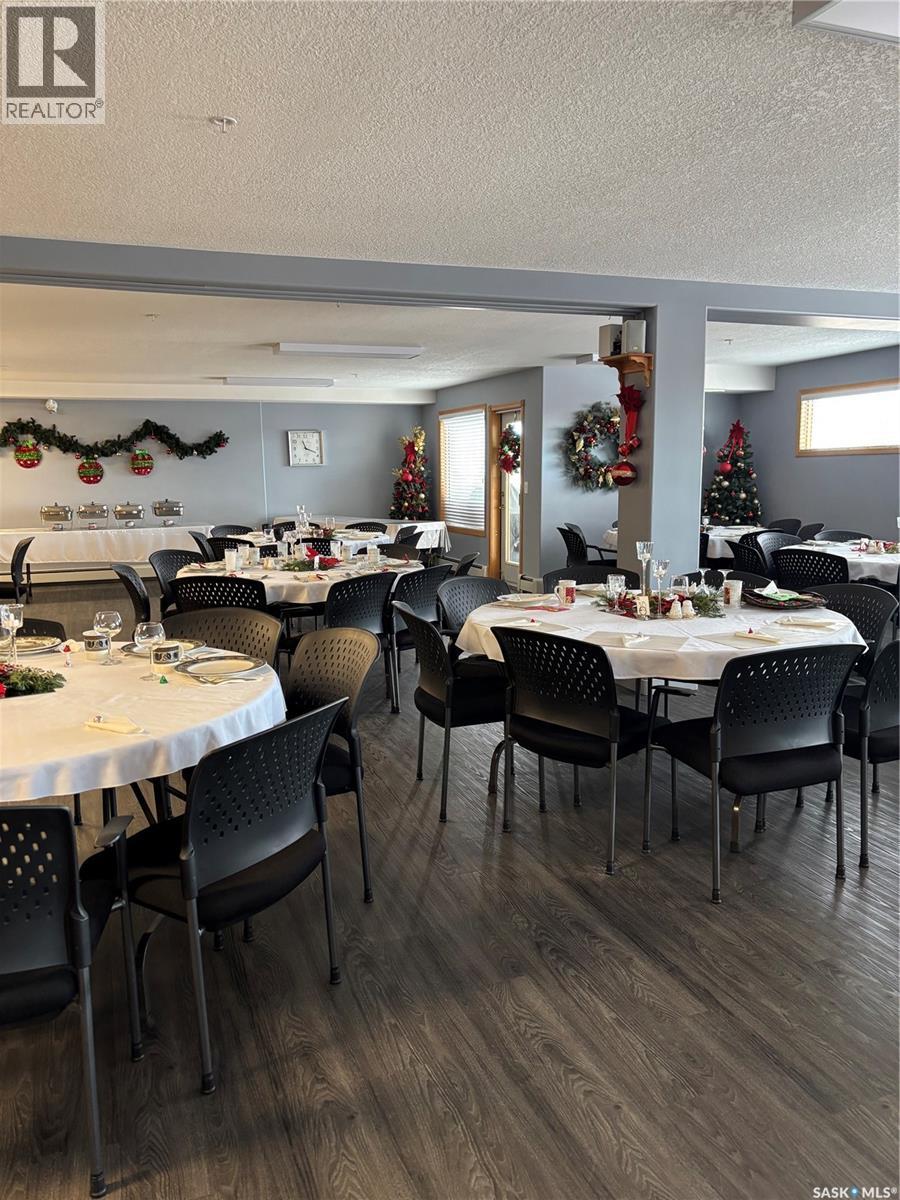 #329 325 KEEVIL CRESCENT - 44