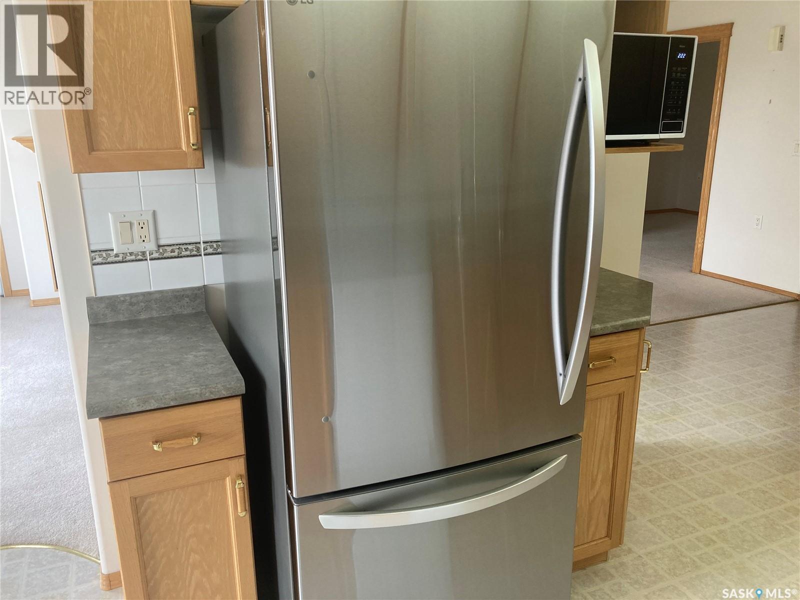 #329 325 KEEVIL CRESCENT - 8