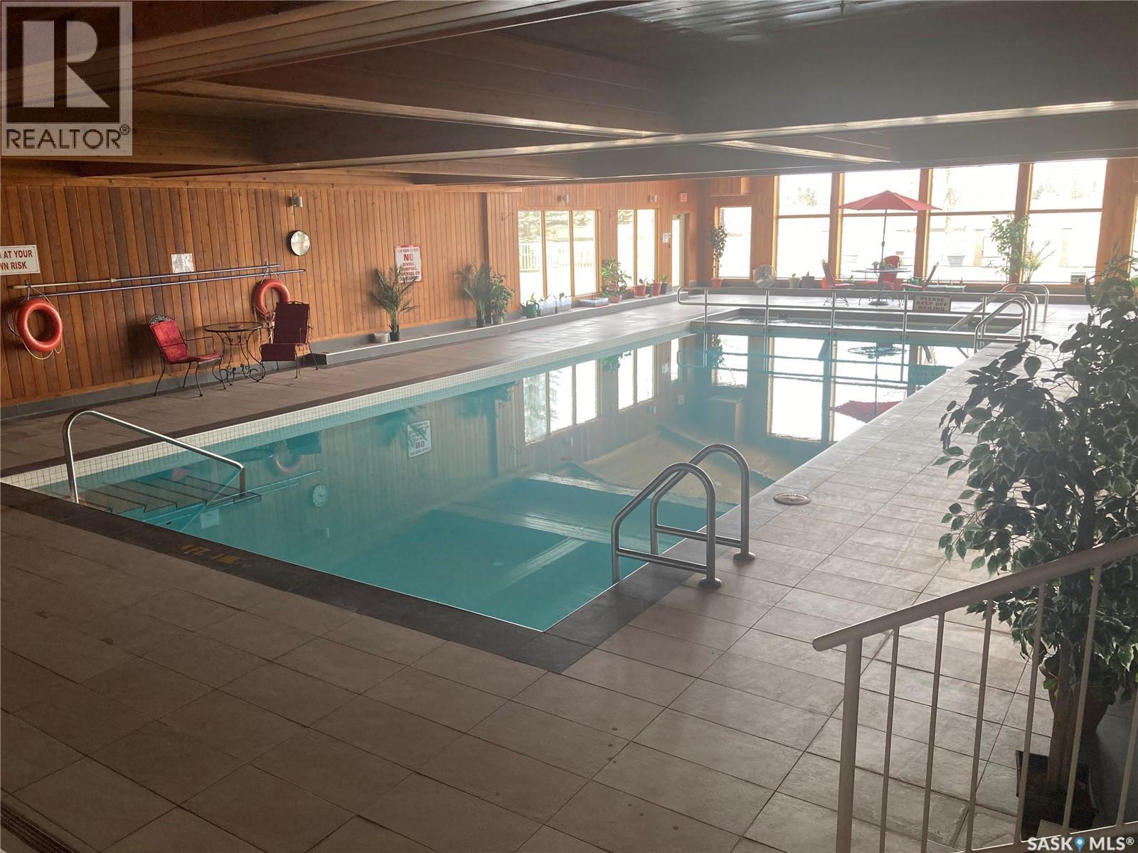 #329 325 KEEVIL CRESCENT - 32