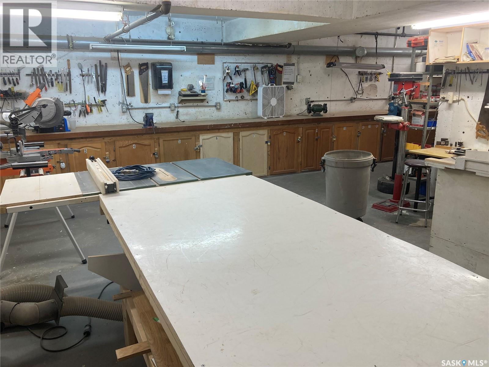 #329 325 KEEVIL CRESCENT - 33