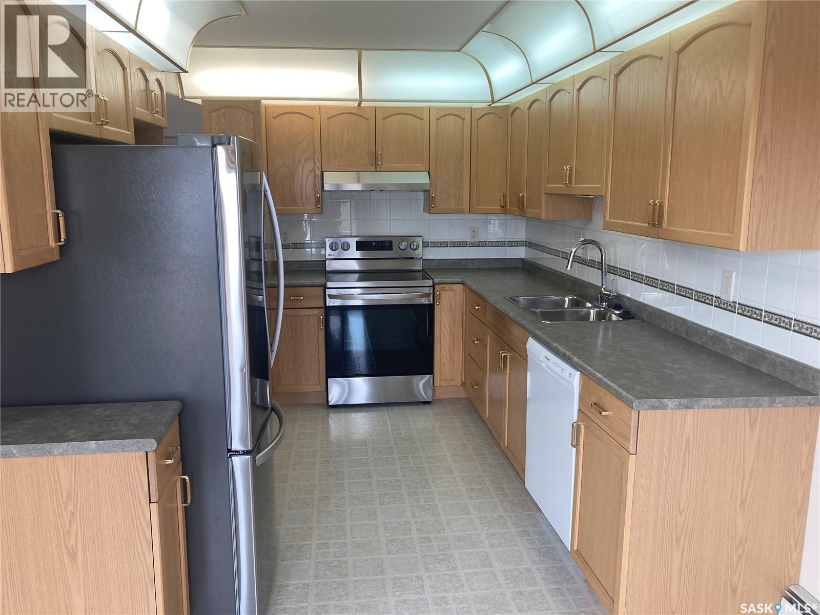 #329 325 KEEVIL CRESCENT - 7