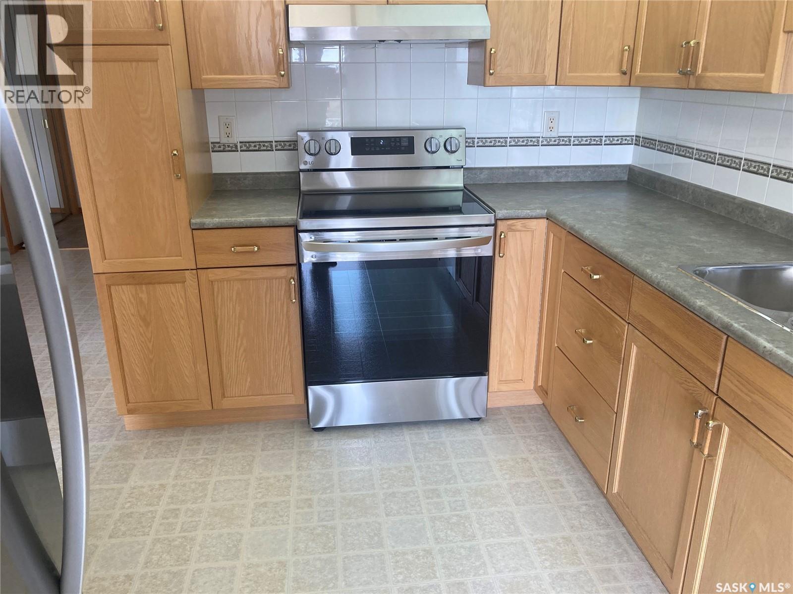 #329 325 KEEVIL CRESCENT - 9