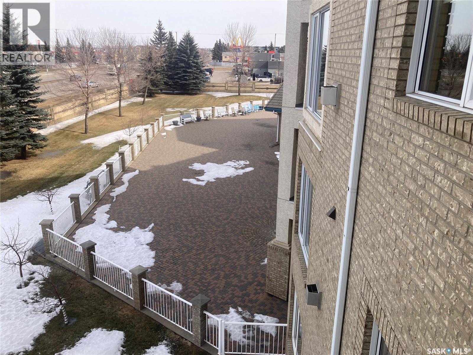 #329 325 KEEVIL CRESCENT - 30