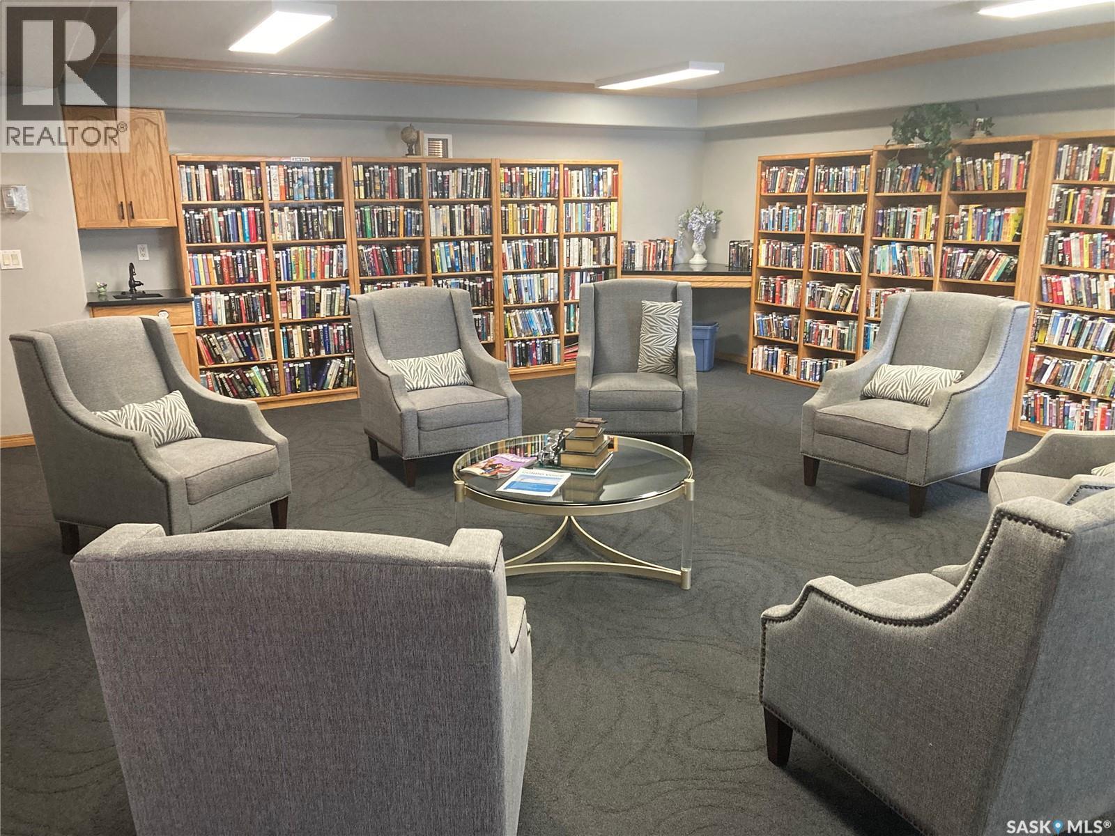 #329 325 KEEVIL CRESCENT - 36