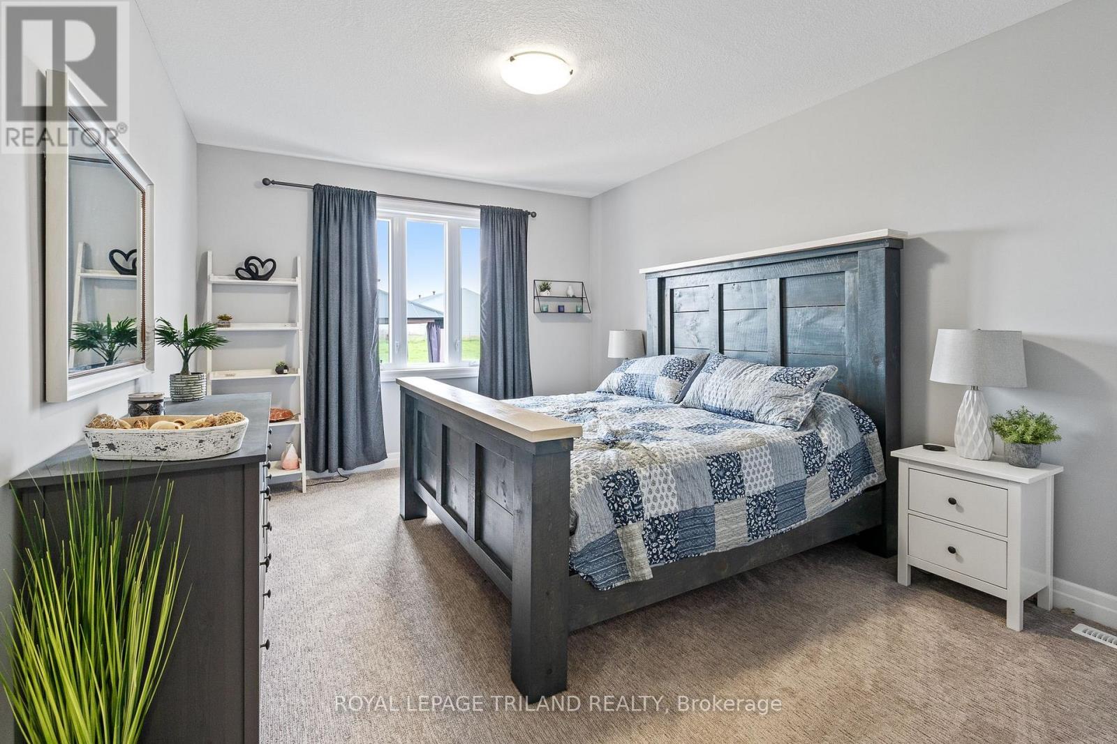 160 ELIZABETH STREET, Lambton Shores (Thedford), Ontario, N0M2N0 — Photo 11