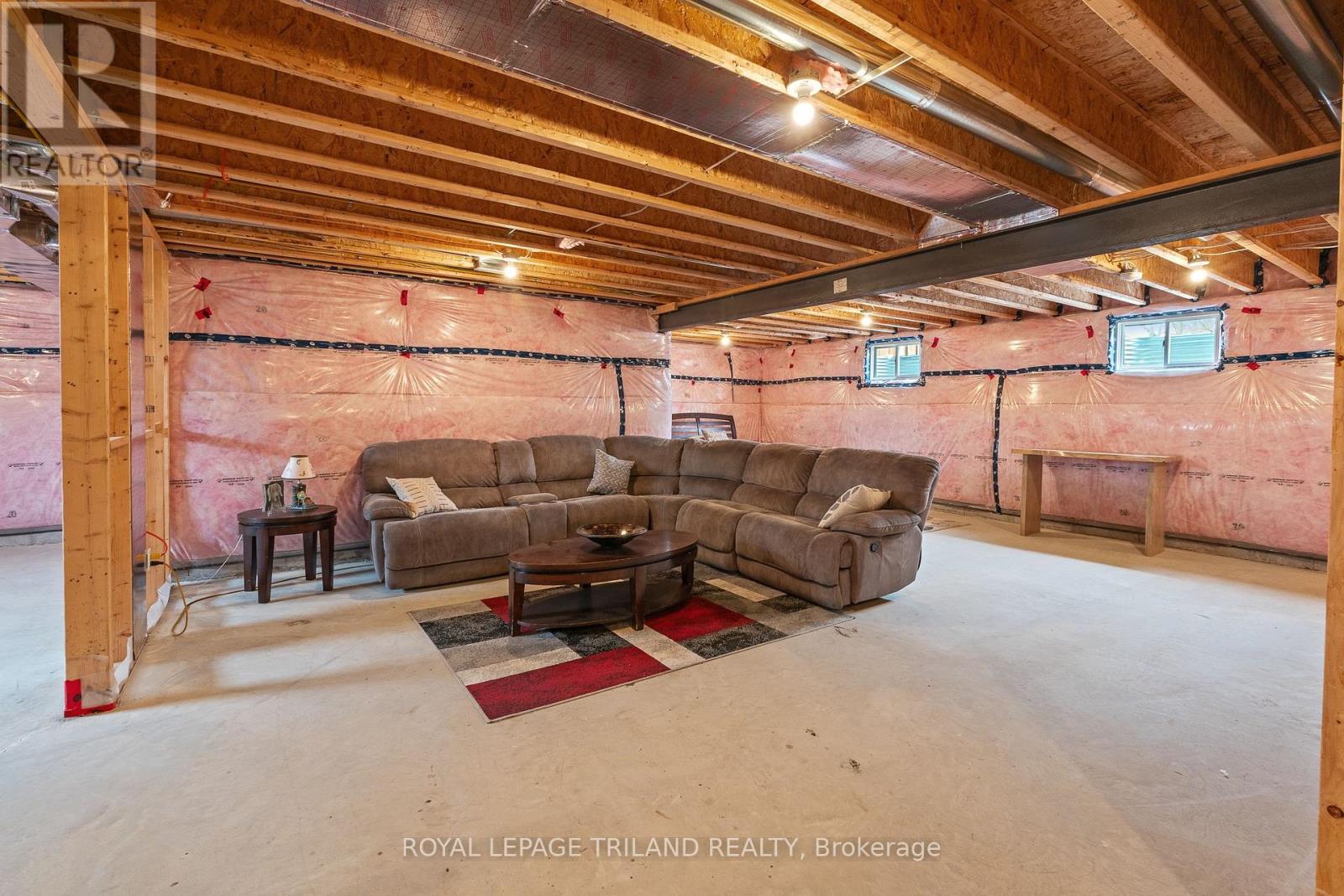 160 ELIZABETH STREET, Lambton Shores (Thedford), Ontario, N0M2N0 — Photo 22