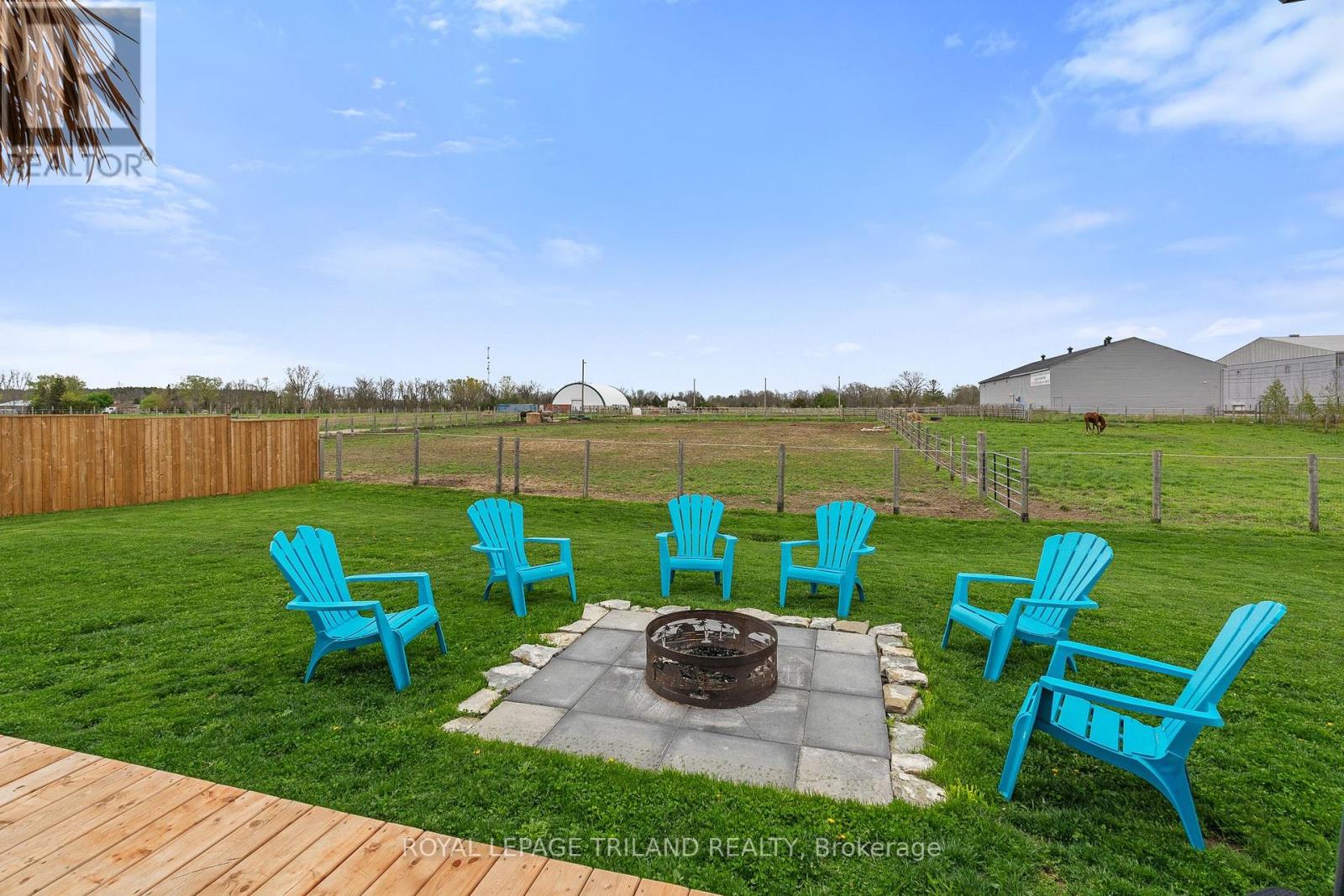 160 ELIZABETH STREET, Lambton Shores (Thedford), Ontario, N0M2N0 — Photo 3