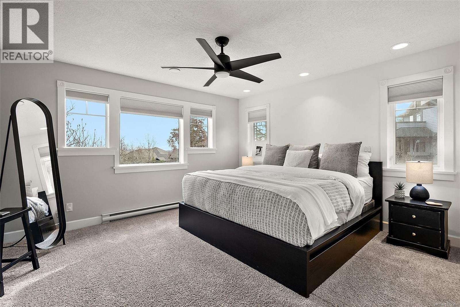 2138 STONE GATE - 10