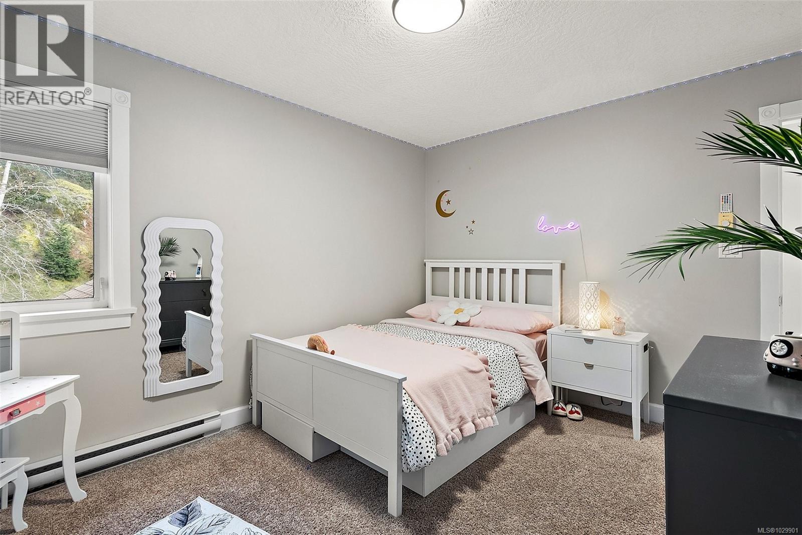 2138 STONE GATE - 14