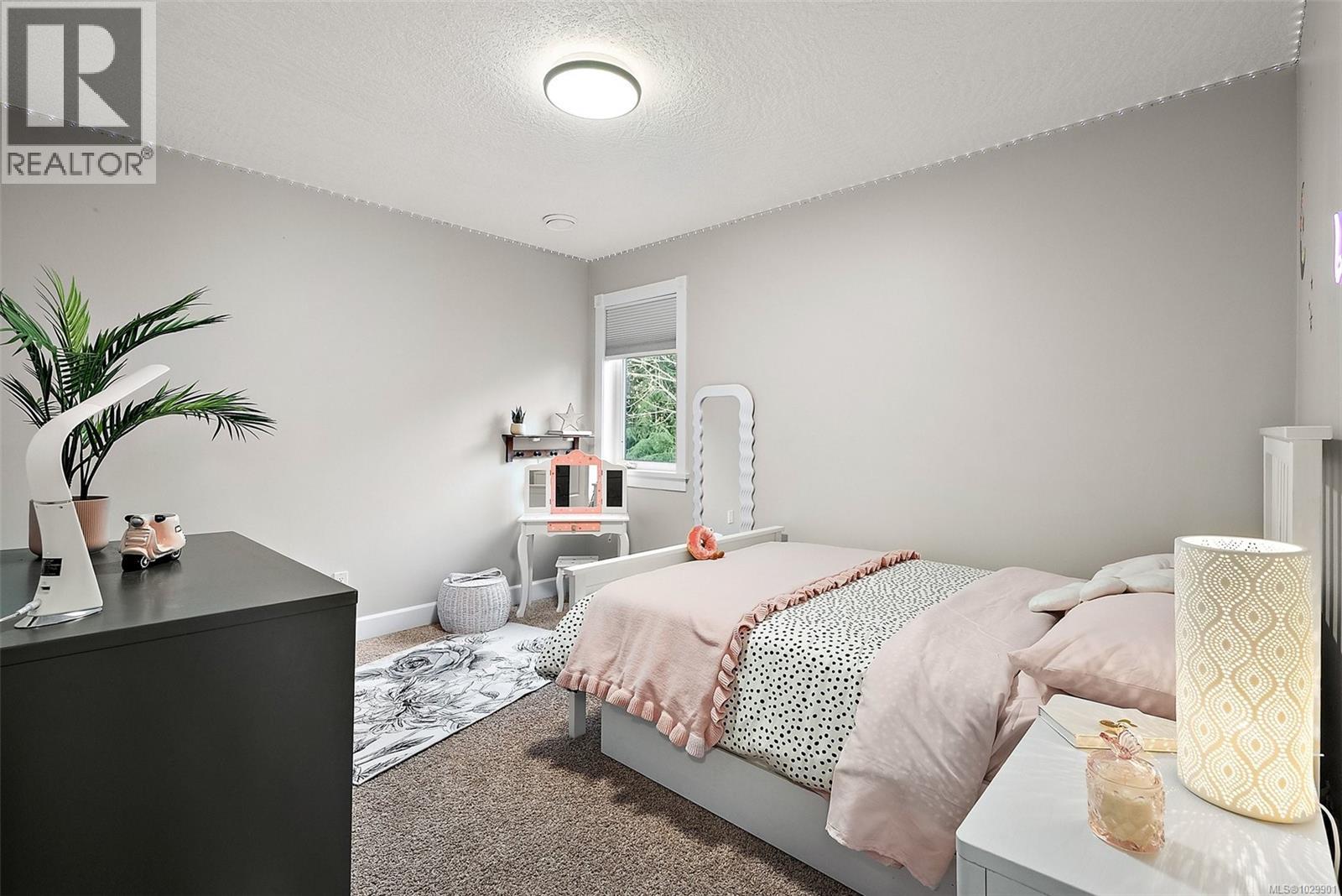 2138 STONE GATE - 15