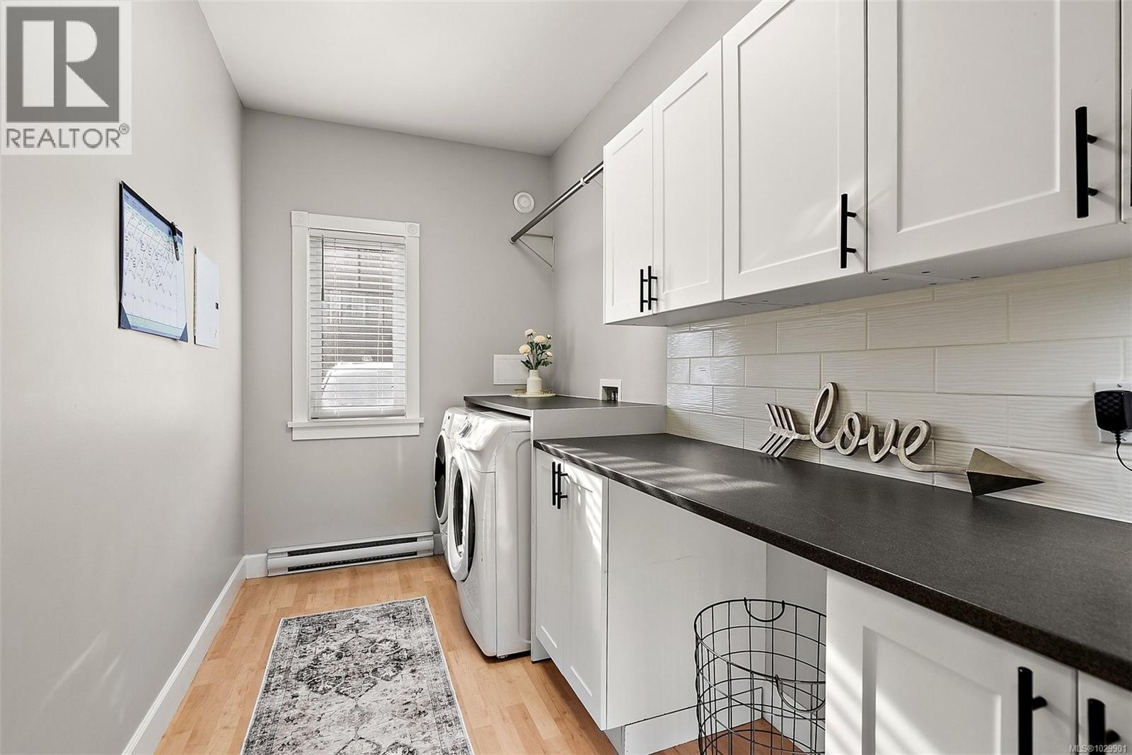 2138 STONE GATE - 19