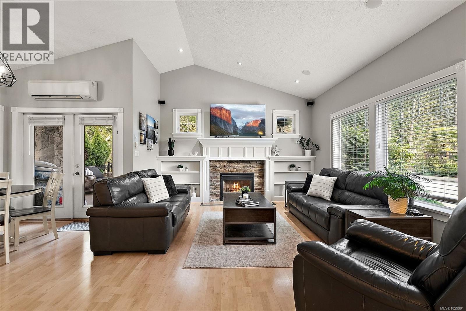 2138 STONE GATE - Image 2