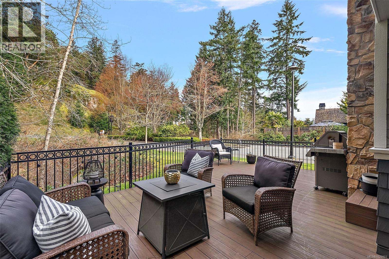 2138 STONE GATE - 21