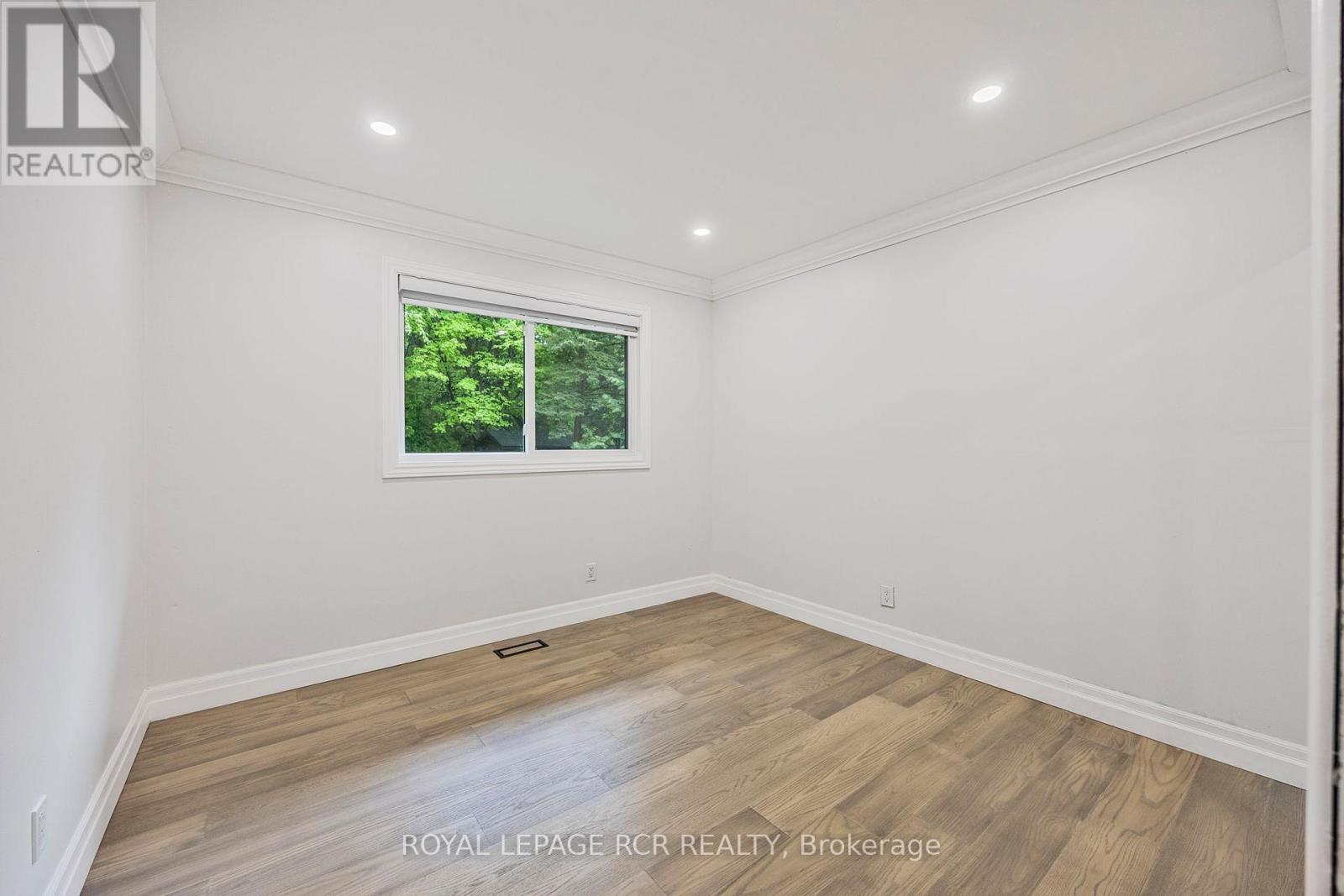 61 WILLIAM STREET E - 17