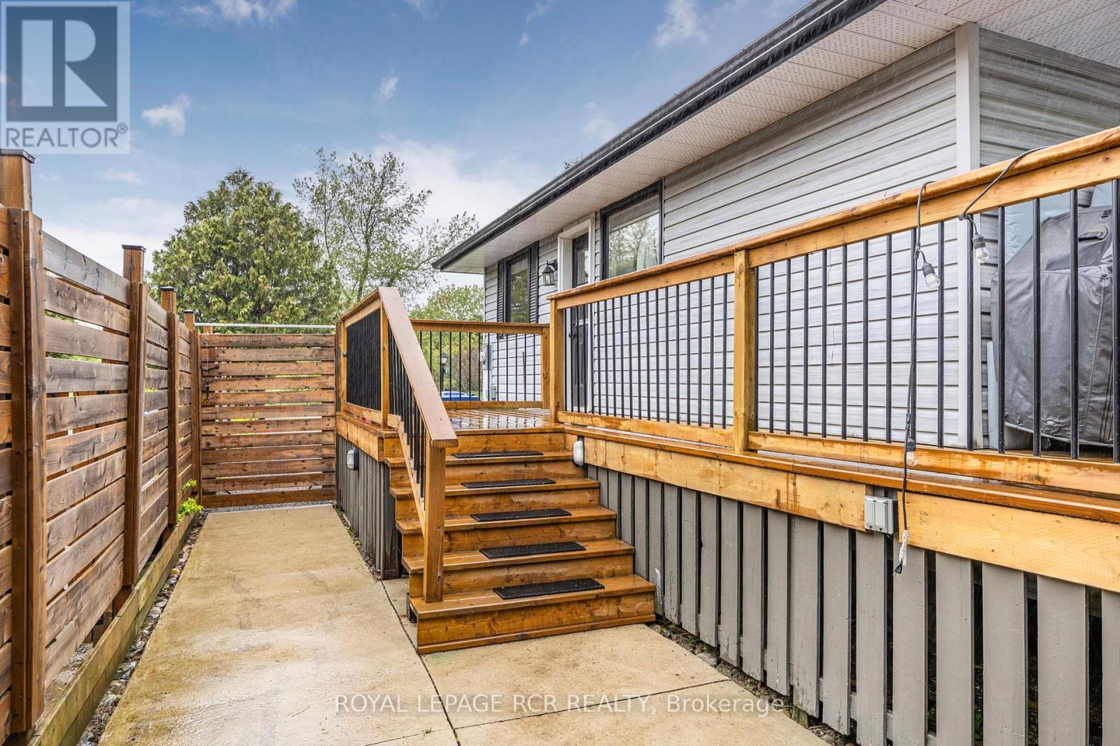 61 WILLIAM STREET E - 29