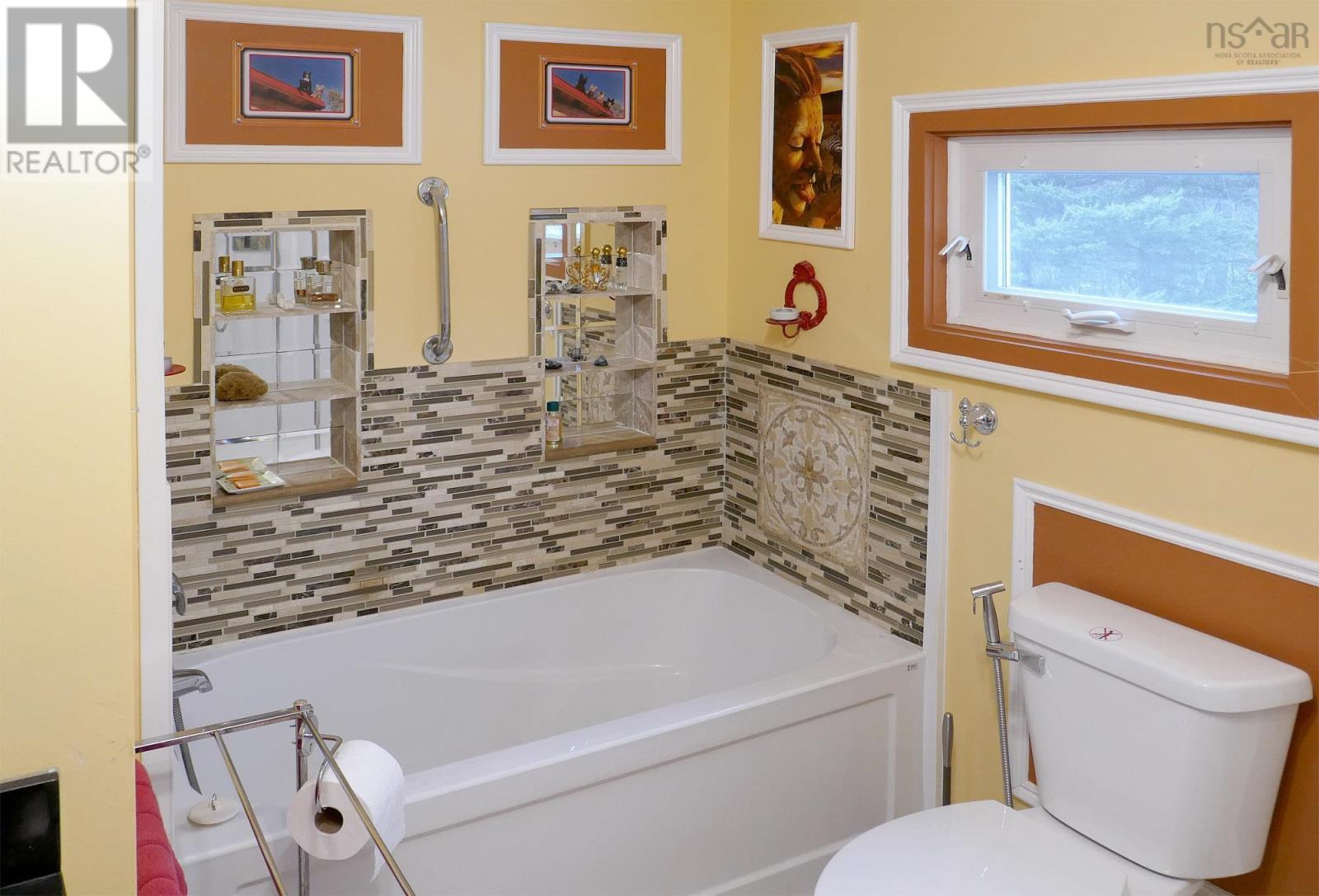 Property 29 of 49 of 7617 Shore Road